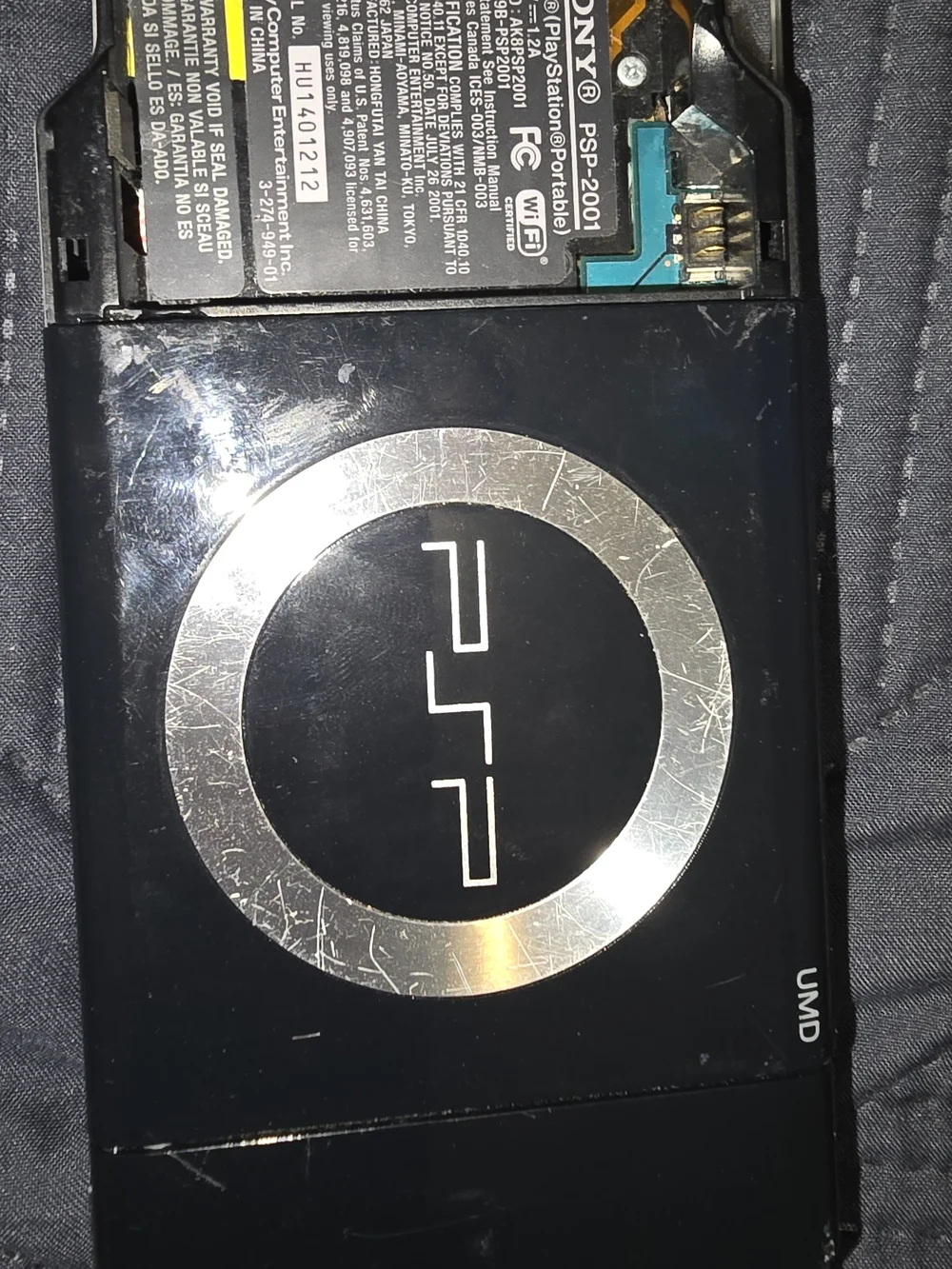 Boken Sony PSP Portable Gaming Console For Parts. Cracked Screen! Pls Read